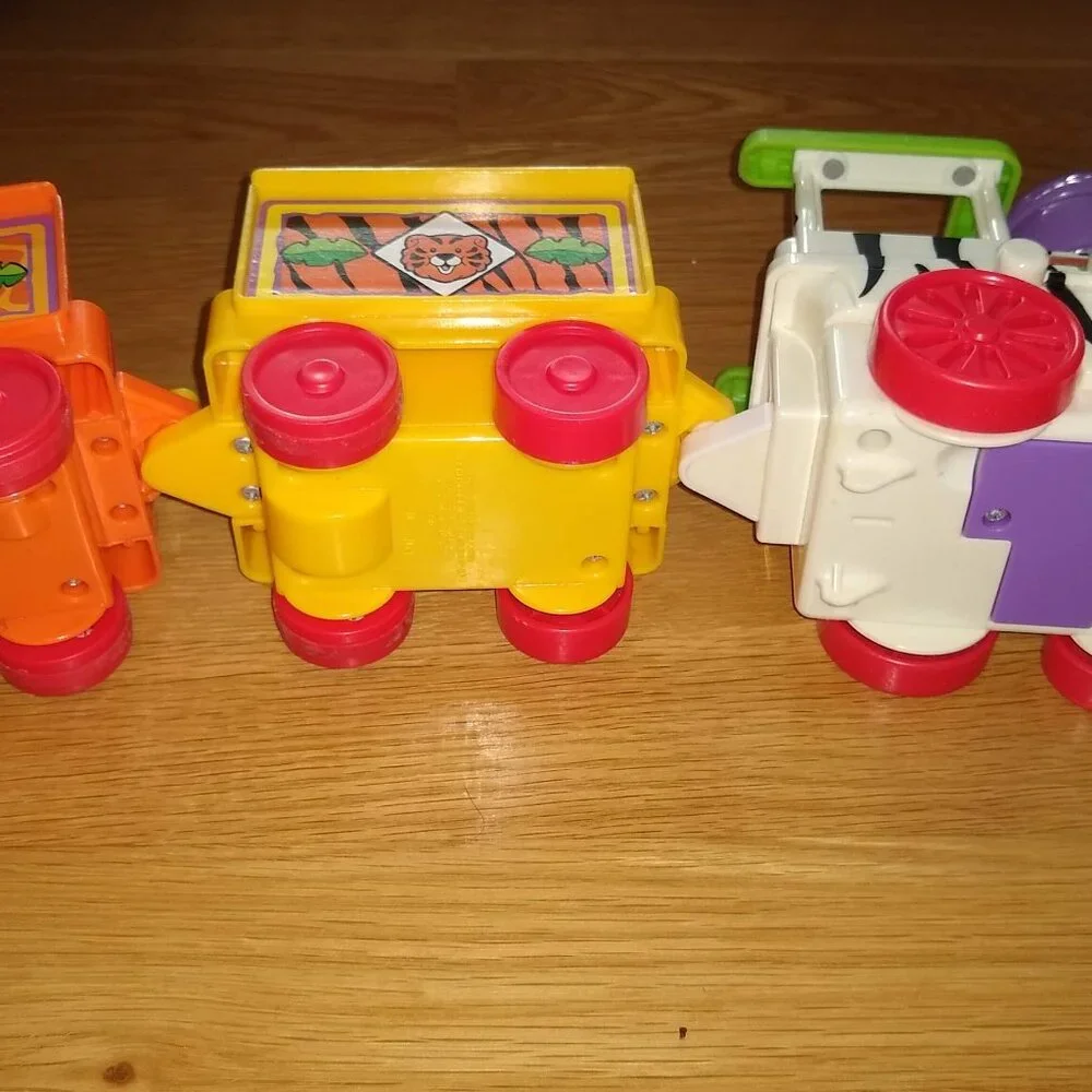 Fisher Price Little People Musical Zoo Train Zookeeper KOBY